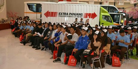 STUDENT DAY  di Booth Hino