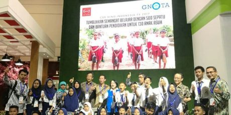 HINO TUMBUHKAN SEMANGAT BELAJAR MELALUI PEMBERIAN  500 PASANG SEPATU DAN 130 BANTUAN PENDIDIKAN